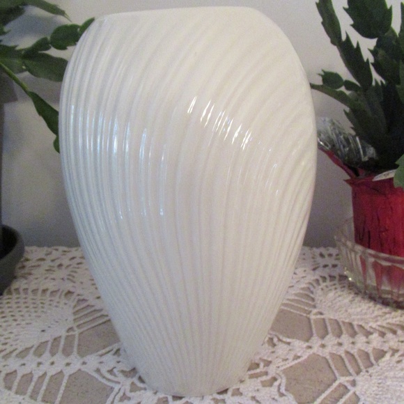 Vintage Lenox Mirage Medium Vase - Picture 1 of 9
